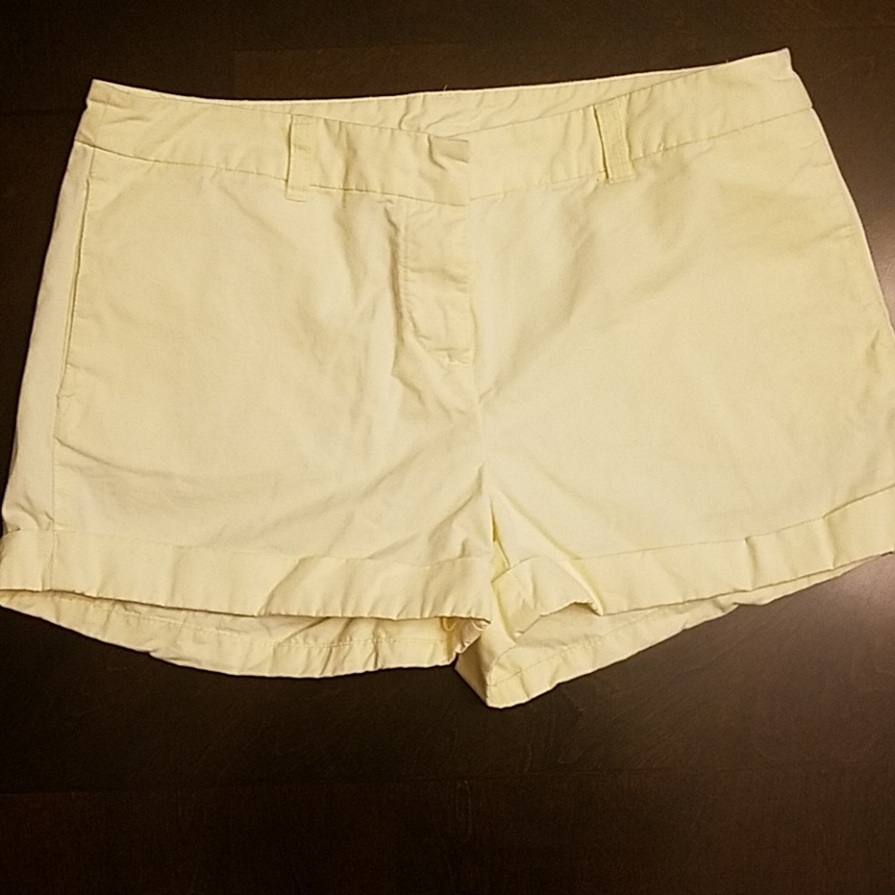 Womans Pastel Yellow Willi Smith shorts Size 8